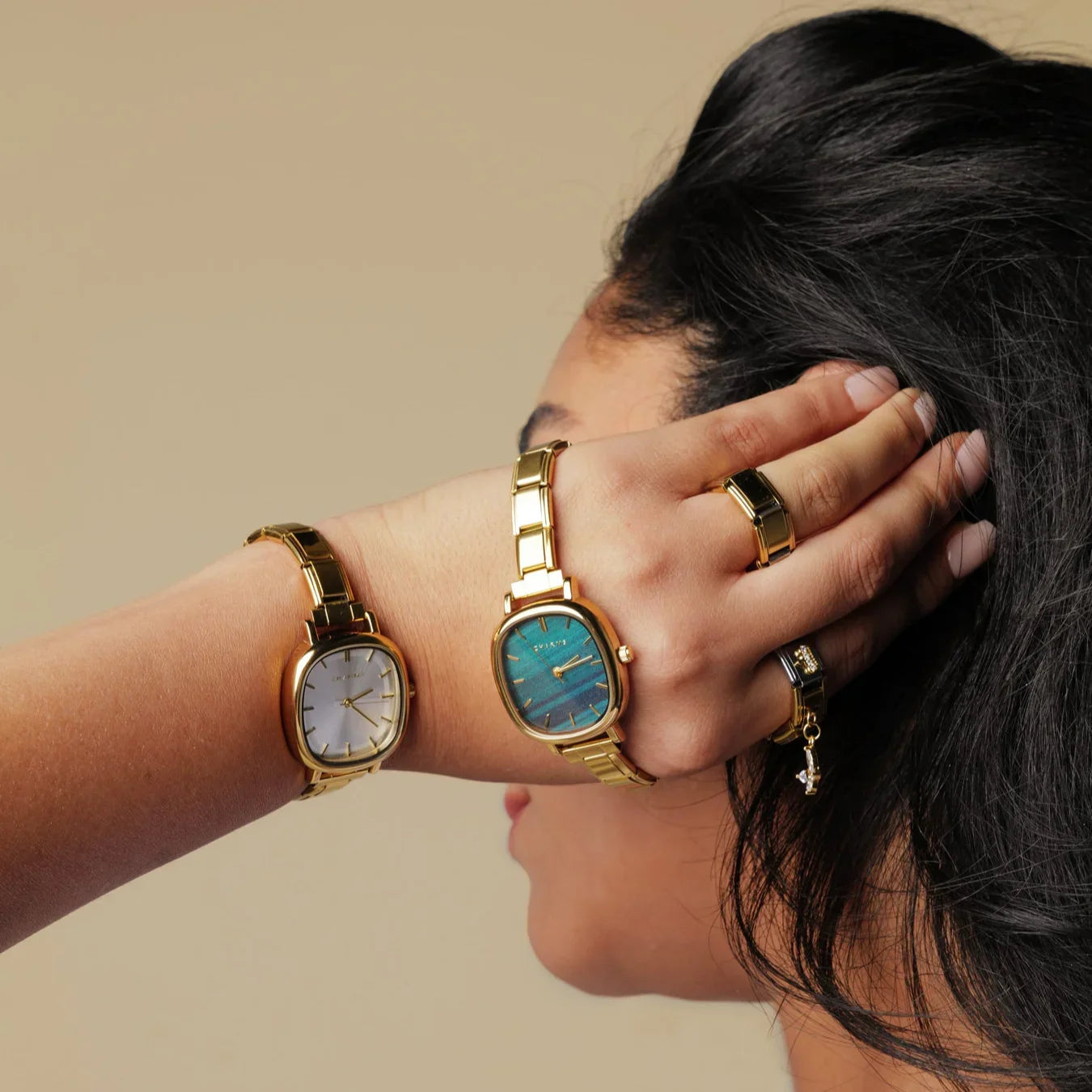 Capri – Zlaté provedení se smaragdovým ciferníkem